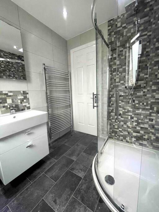 Home In Solihull - Near Nec, Bhx & Solihull Town Centre 伯明翰 外观 照片