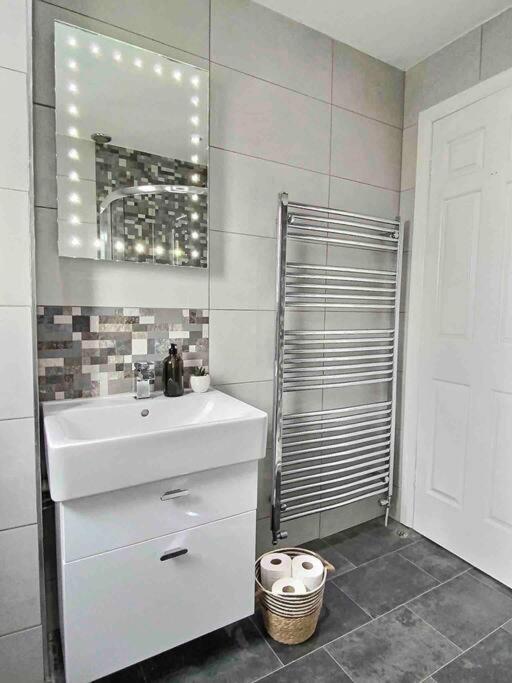 Home In Solihull - Near Nec, Bhx & Solihull Town Centre 伯明翰 外观 照片